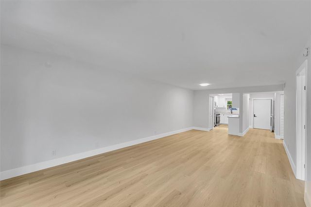 6200 NW 44th St 106, Lauderhill, FL 33319