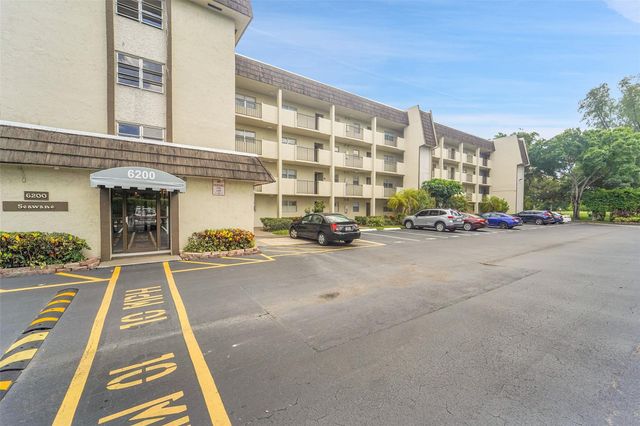 6200 NW 44th St 106, Lauderhill, FL 33319