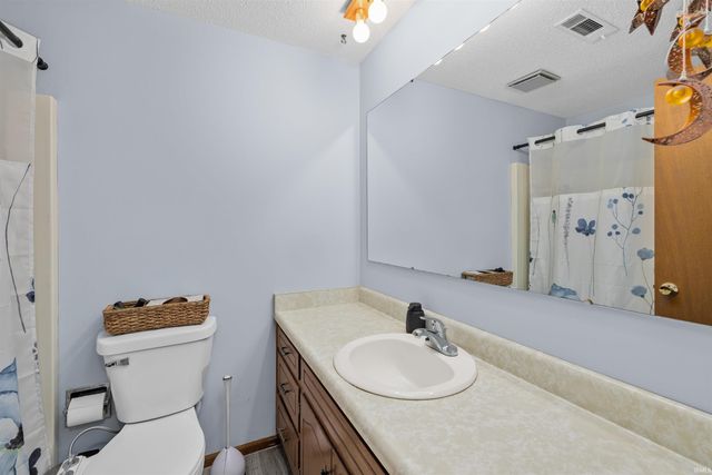 8027 Meadows Court, Fort Wayne, IN 46815