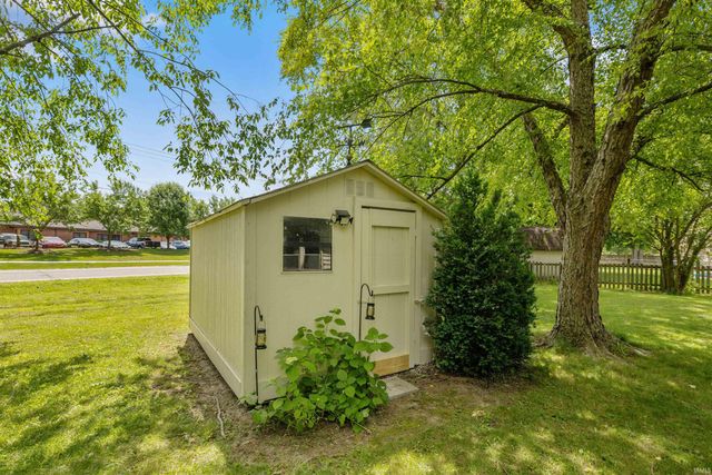 8027 Meadows Court, Fort Wayne, IN 46815