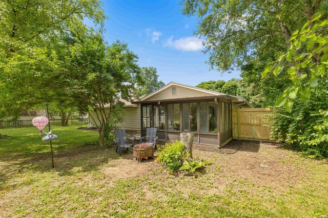 8027 Meadows Court, Fort Wayne, IN 46815