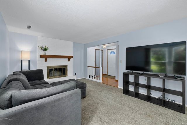 8027 Meadows Court, Fort Wayne, IN 46815