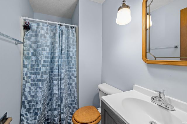 8027 Meadows Court, Fort Wayne, IN 46815