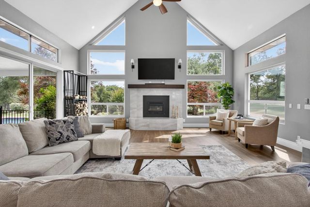 4640 Thunder Ln, Shingle Springs, CA 95682