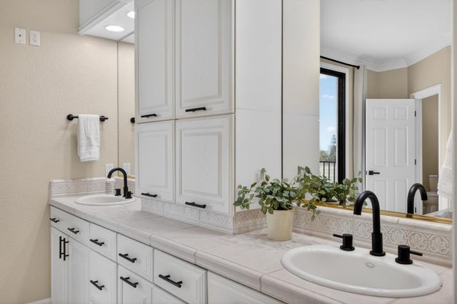 4640 Thunder Ln, Shingle Springs, CA 95682