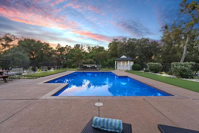 4640 Thunder Ln, Shingle Springs, CA 95682