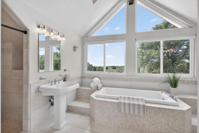 4640 Thunder Ln, Shingle Springs, CA 95682
