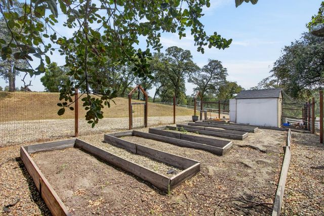 4640 Thunder Ln, Shingle Springs, CA 95682