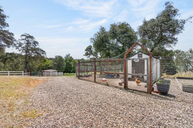 4640 Thunder Ln, Shingle Springs, CA 95682