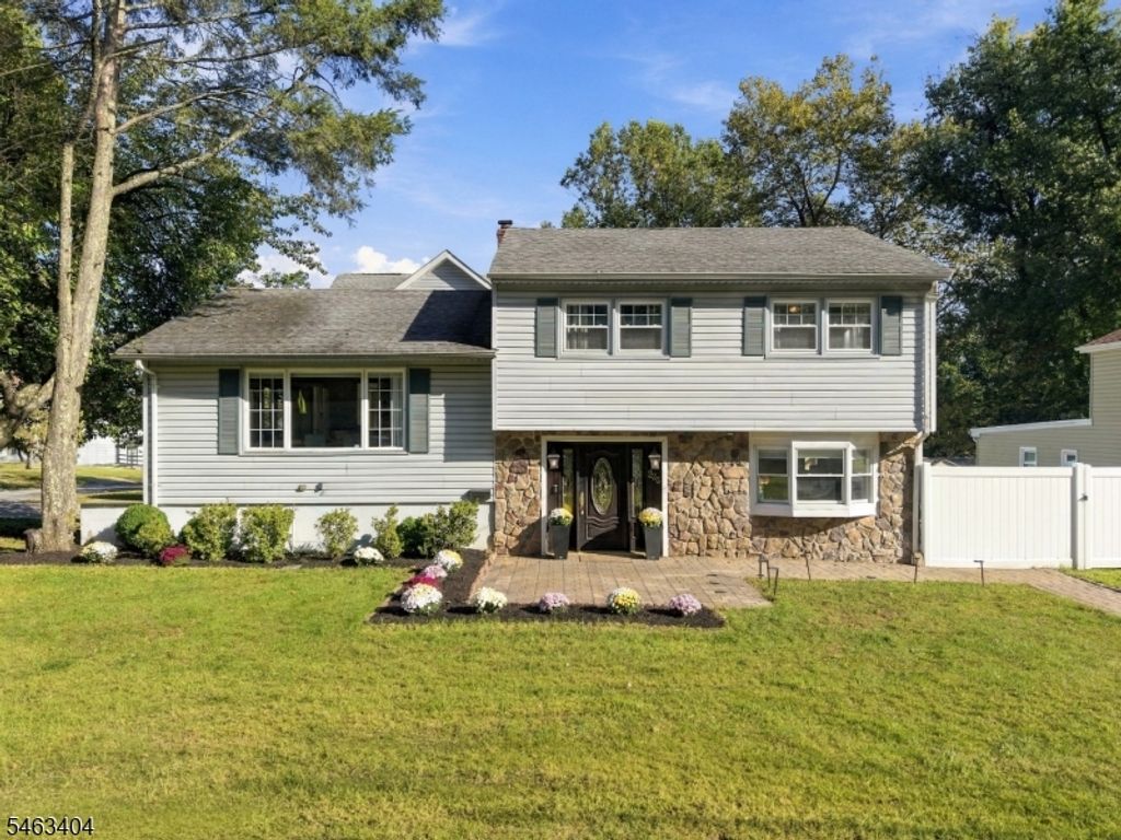223 Fairview Ave, Verona Twp., NJ 07044 — exterior