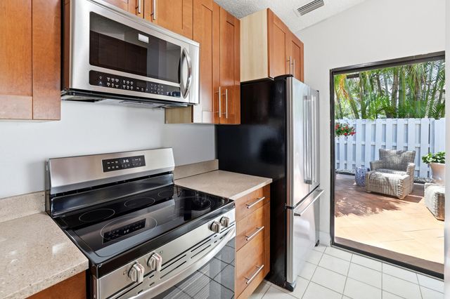 22316 Pineapple Walk Drive, Boca Raton, FL 33433