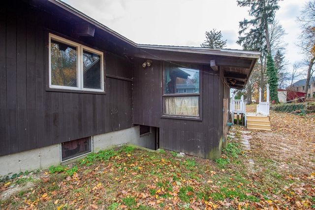 826 Osgood St, North Andover, MA 01845