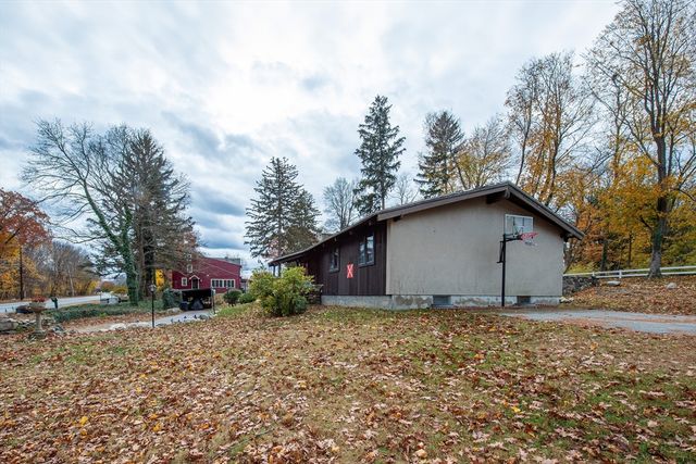 826 Osgood St, North Andover, MA 01845