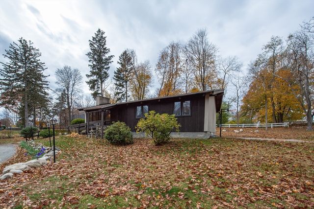 826 Osgood St, North Andover, MA 01845