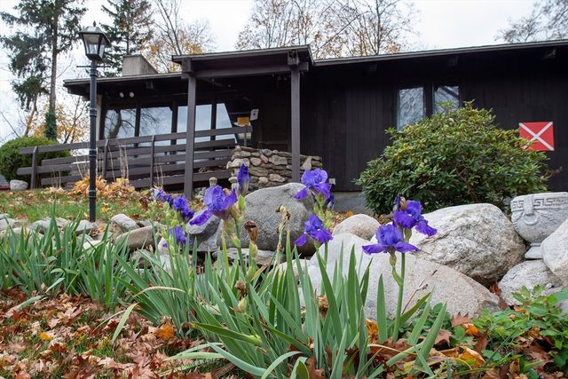 826 Osgood St, North Andover, MA 01845