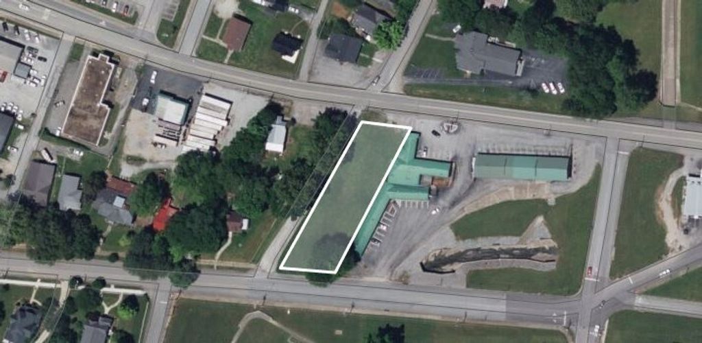 574 E Gaines St, Lawrenceburg, TN 38464