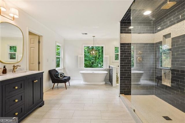 3453 Drayton Drive NE, Roswell, GA 30075