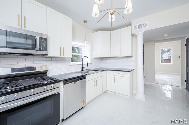 7824 Rosedale Drive, St Louis, MO 63121