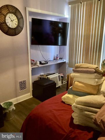 2465 N GARNET ST, Philadelphia, PA 19132