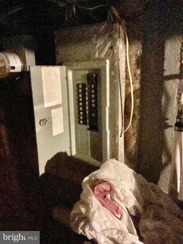 2465 N GARNET ST, Philadelphia, PA 19132