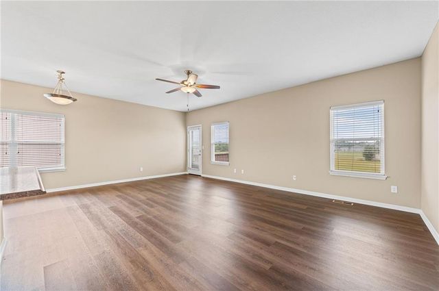 705 NW 111th Terrace, Kansas City, MO 64155