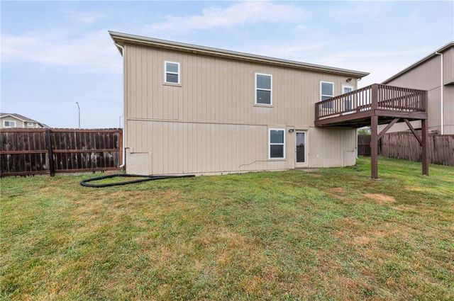 705 NW 111th Terrace, Kansas City, MO 64155