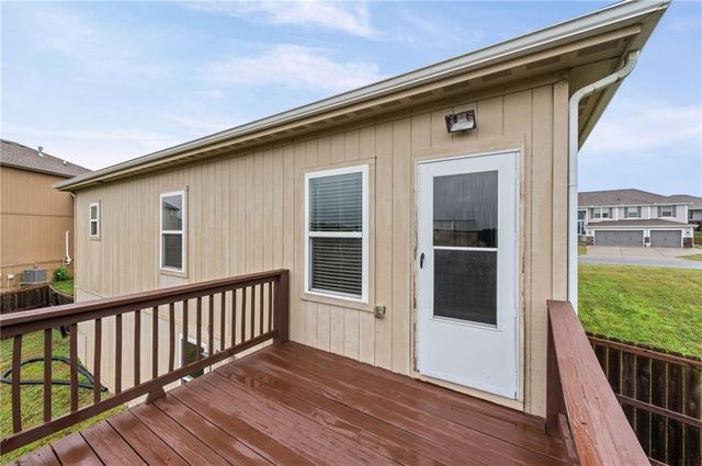 705 NW 111th Terrace, Kansas City, MO 64155