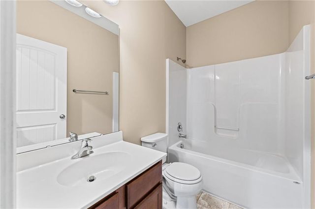 705 NW 111th Terrace, Kansas City, MO 64155