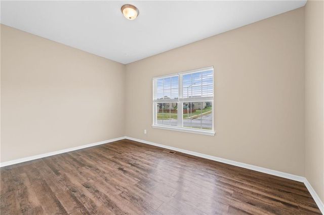 705 NW 111th Terrace, Kansas City, MO 64155