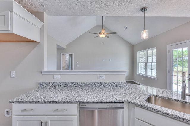 2828 Old Alto Hwy, Decherd, TN 37324