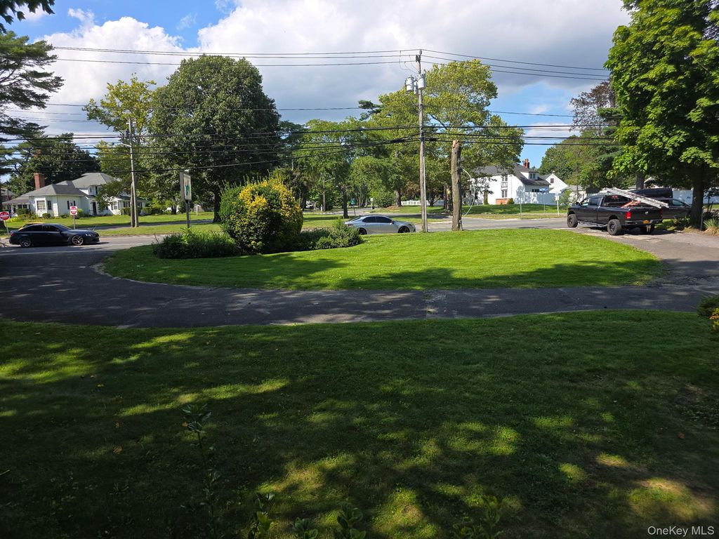 812 Suffolk Avenue, Brentwood, NY 11717 — photo 2