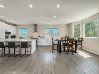 946 Warwick, Thousand Oaks, CA 91360