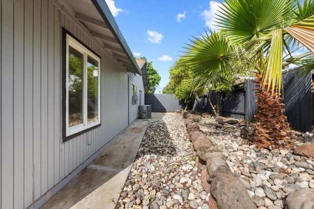 6279 Dayspring Way, Sacramento, CA 95823