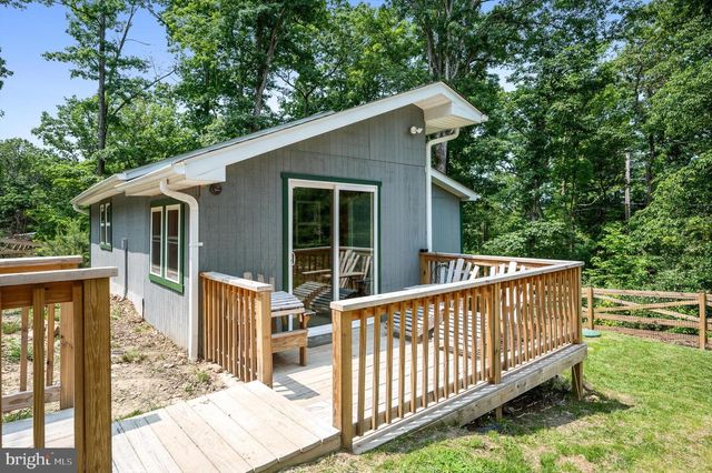 14 JOHNS RD, Augusta, WV 26704