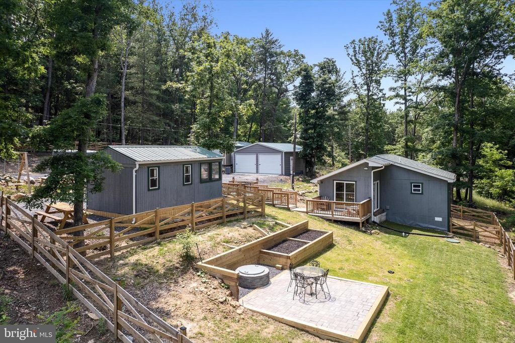 14 JOHNS RD, Augusta, WV 26704
