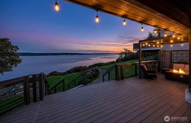 896 Snowshoe Place, Greenbank, WA 98253