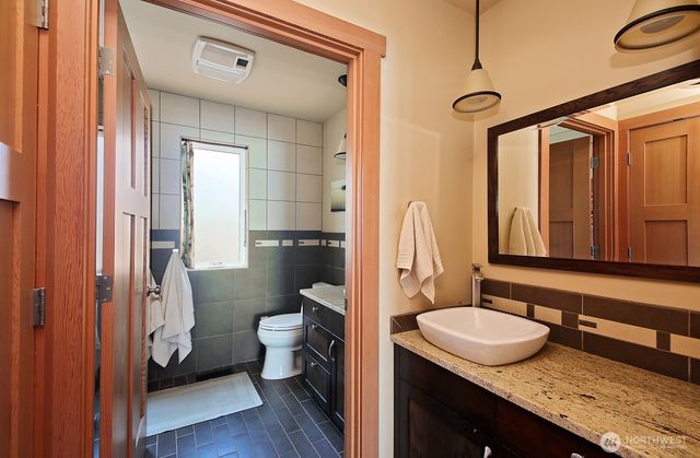 896 Snowshoe Place, Greenbank, WA 98253