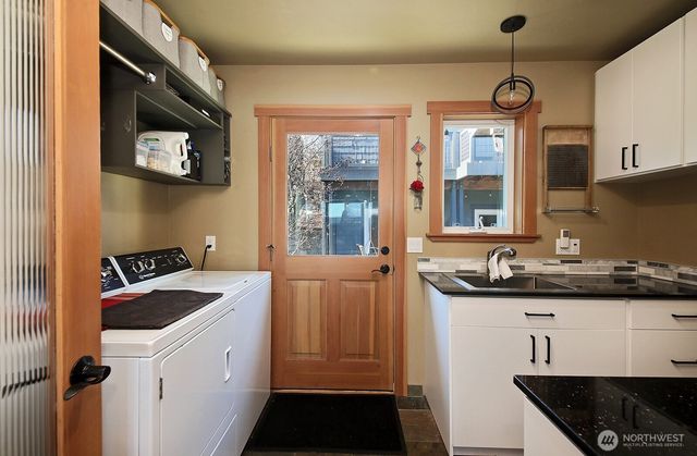 896 Snowshoe Place, Greenbank, WA 98253