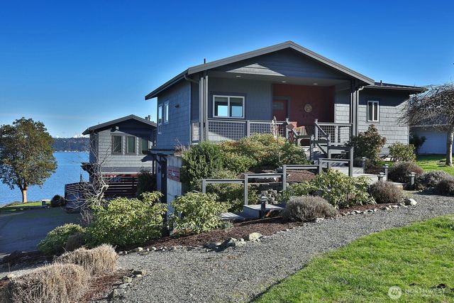 896 Snowshoe Place, Greenbank, WA 98253