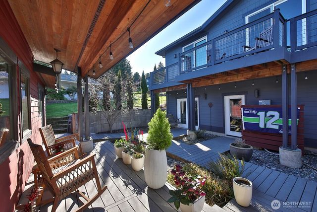 896 Snowshoe Place, Greenbank, WA 98253