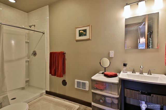 896 Snowshoe Place, Greenbank, WA 98253