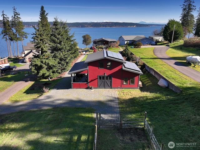 896 Snowshoe Place, Greenbank, WA 98253