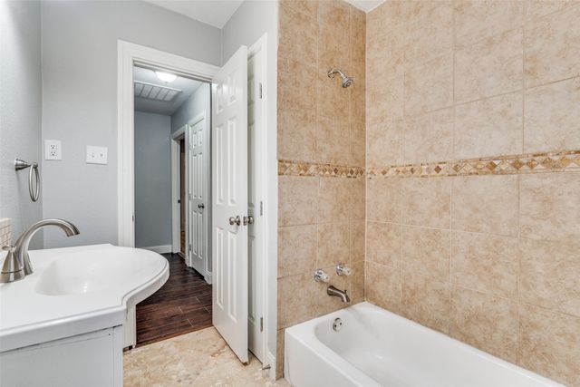 1239 Cedar Haven Avenue, Dallas, TX 75216