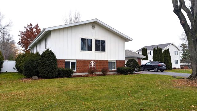 2 Stewart Street, Rouses Point, NY 12979