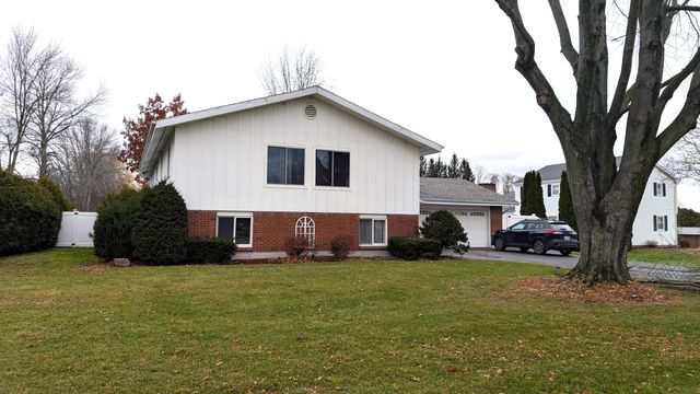 2 Stewart Street, Rouses Point, NY 12979