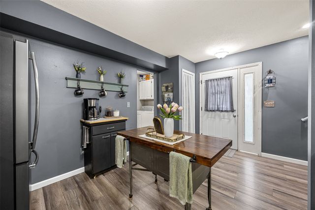 919 Grand Ave Court, Marion, IA 52302