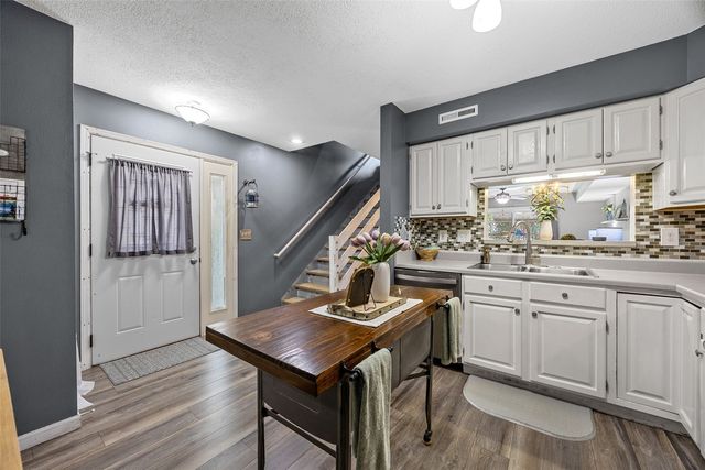 919 Grand Ave Court, Marion, IA 52302