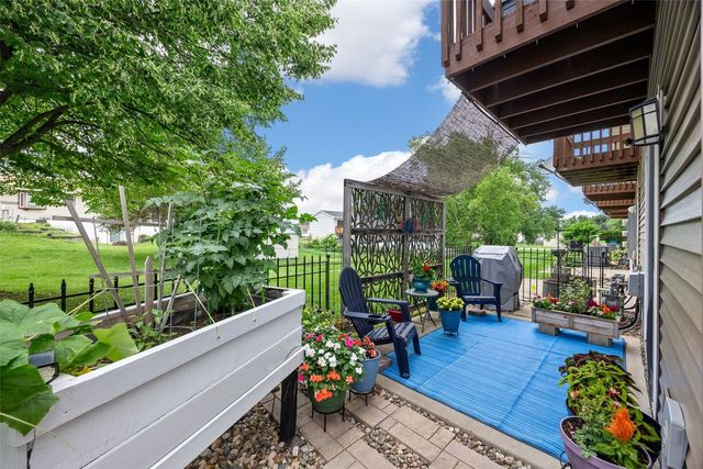 919 Grand Ave Court, Marion, IA 52302