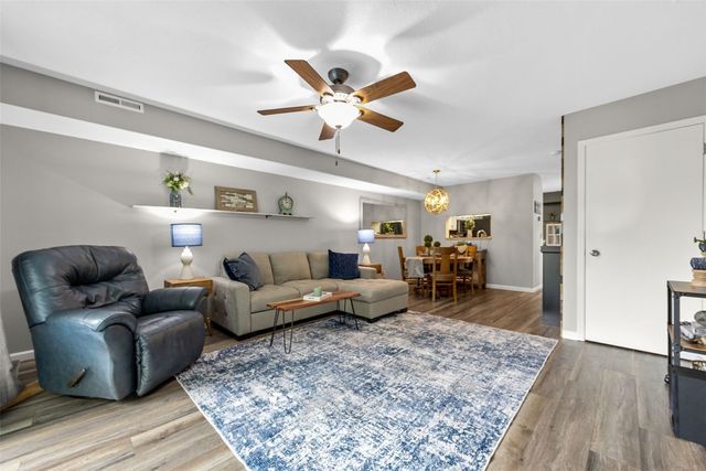 919 Grand Ave Court, Marion, IA 52302