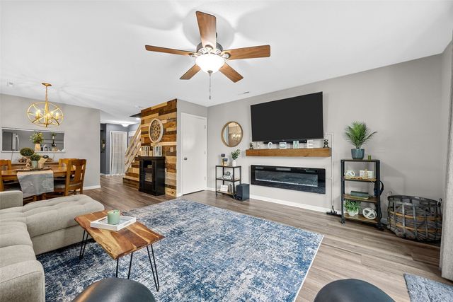 919 Grand Ave Court, Marion, IA 52302